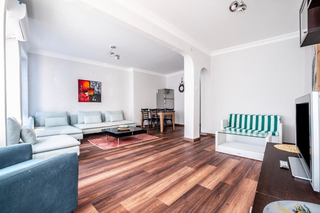 Sleek Flat 50 M To Bull Statue In Kadikoy Apartment Istanbul Ngoại thất bức ảnh