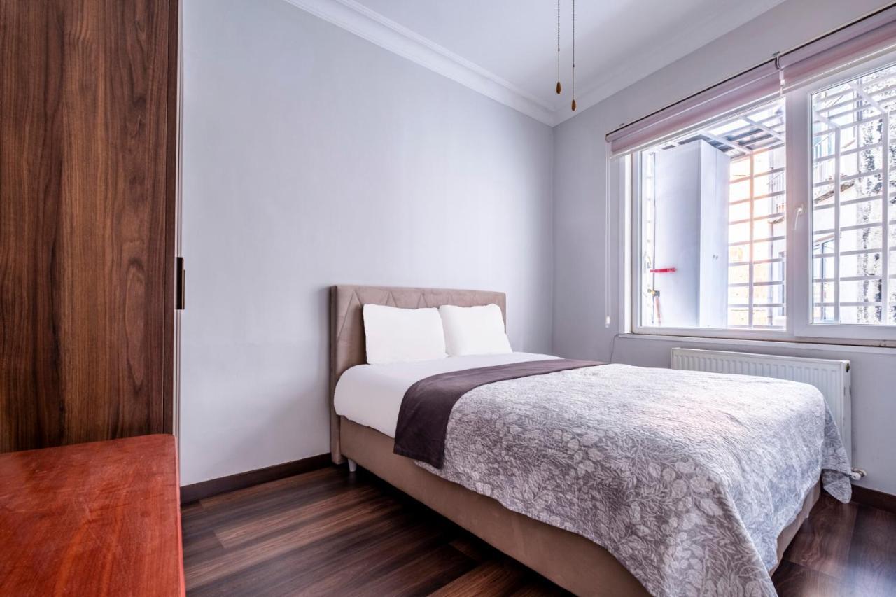 Sleek Flat 50 M To Bull Statue In Kadikoy Apartment Istanbul Ngoại thất bức ảnh