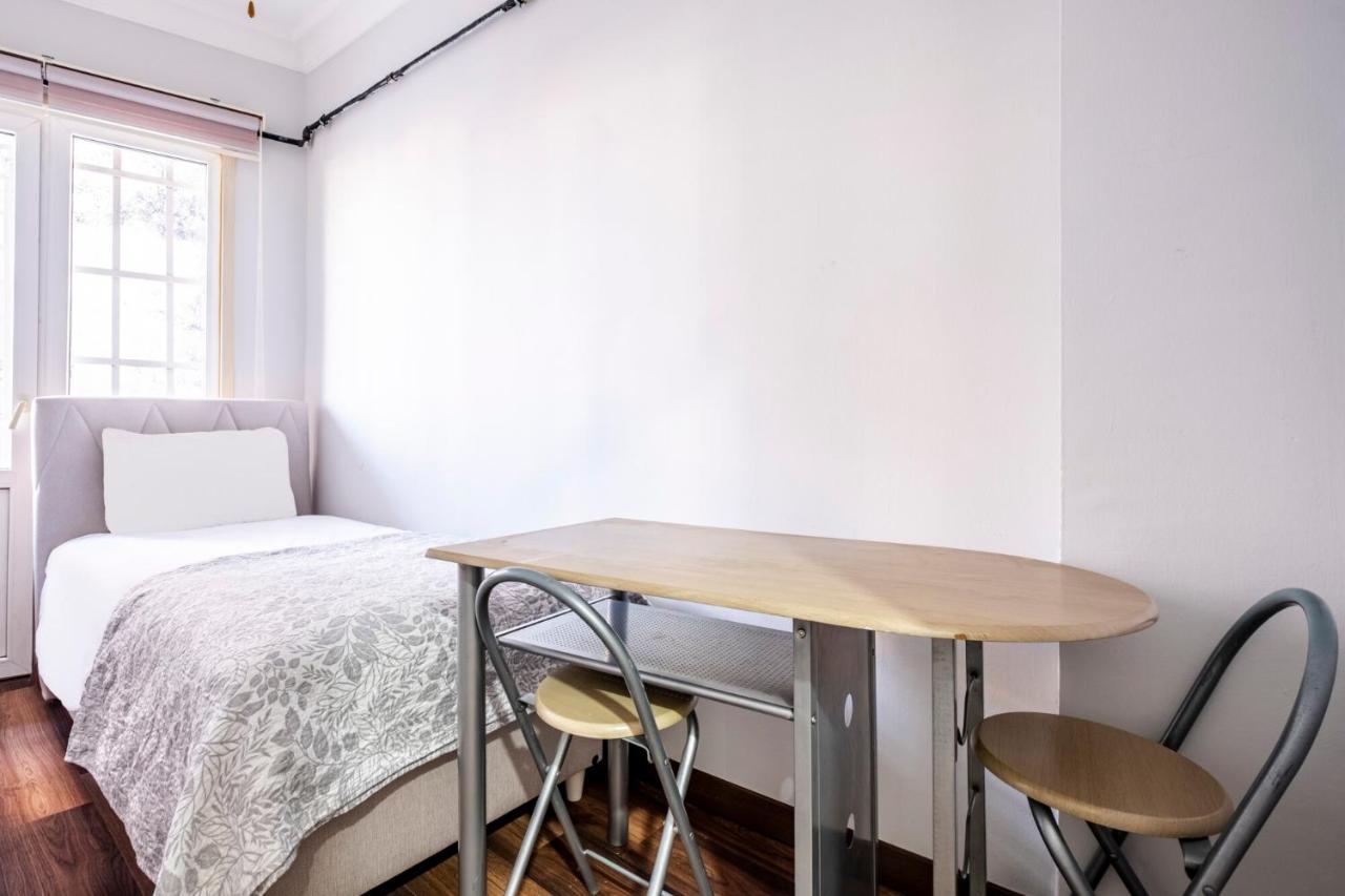 Sleek Flat 50 M To Bull Statue In Kadikoy Apartment Istanbul Ngoại thất bức ảnh